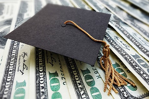 Graduation cap on money ©iStockphoto.com/zimmytws